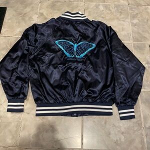 The Big Door Prize Apple TV Comedy Series Cast & Crew Bomber Jacket SZ L